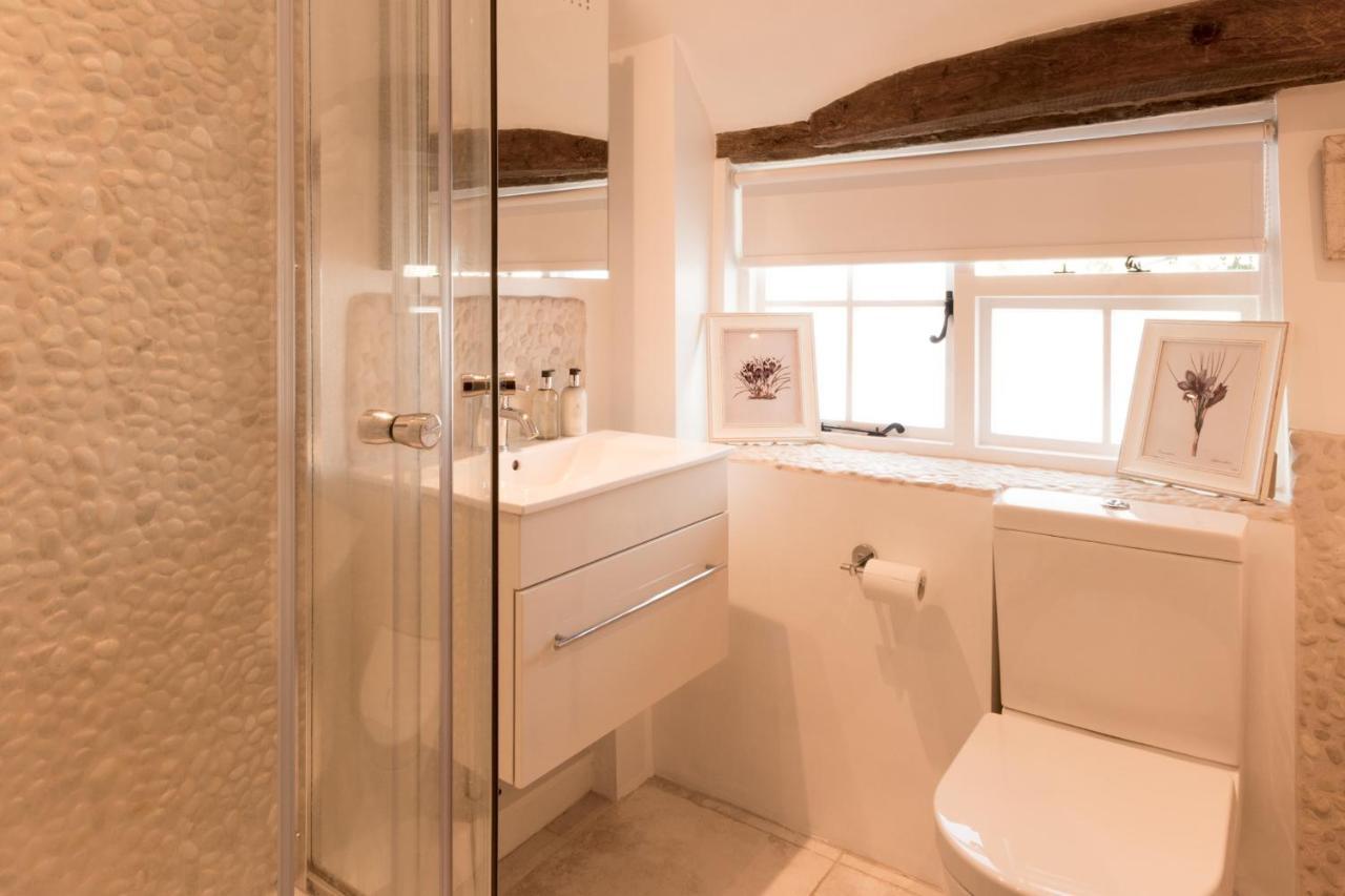 Miller Cottage A Luxury 1550'S Cottage In The Historic Centre Of Saffron Walden Exterior photo